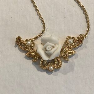 Vintage Gold Tone Filigree ceramic Rose Necklace with chain 1990’s